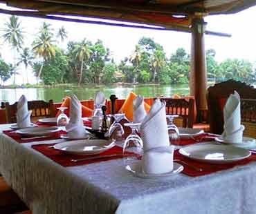 2-bedroom-kerala-houseboat