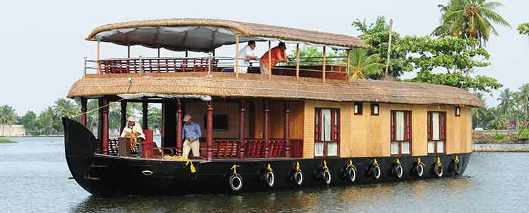 Three-bedroom-kerala-houseboat