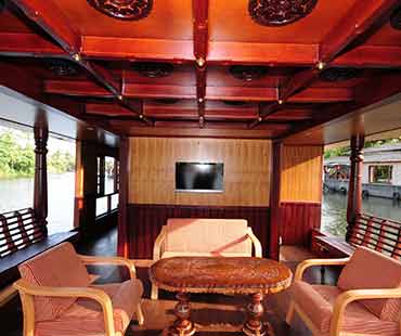Three-bedroom-kerala-houseboat