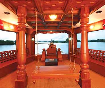 Four-bedroom-kerala-houseboat